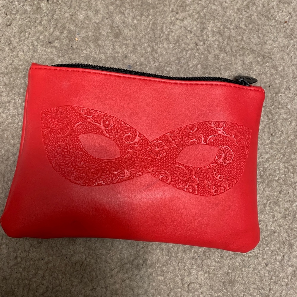 ipsy red mask bag